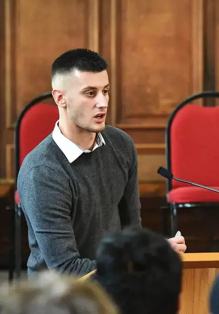 Portrait Middle Col Top Page,news